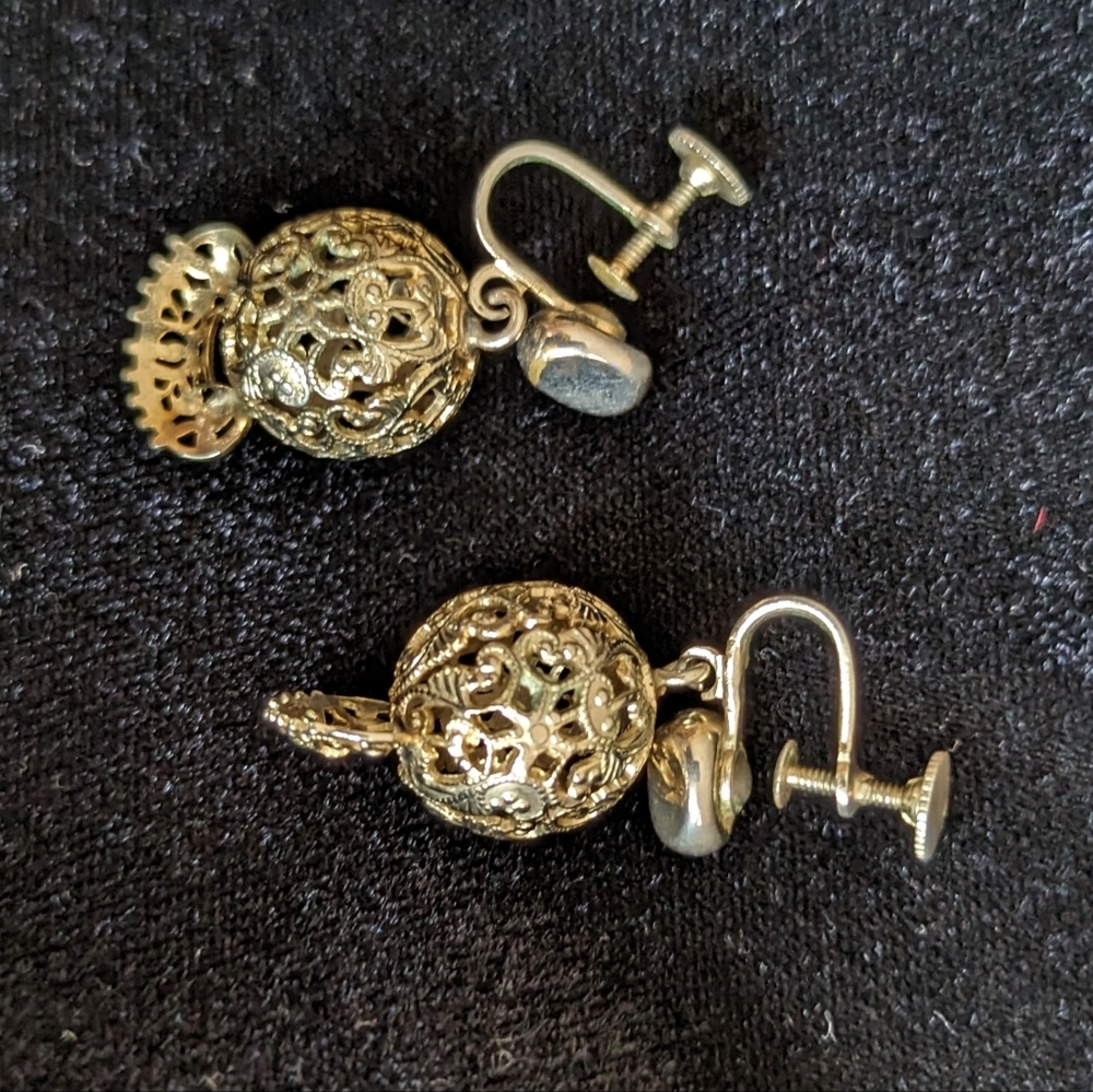 Vintage Screw-Back Filigree Dangling Ball Drop Earrings, Silver Tone - Picture 2 of 5